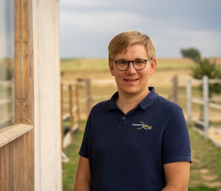 Dr. Mies Bethäuser Zuschnitt.jpg